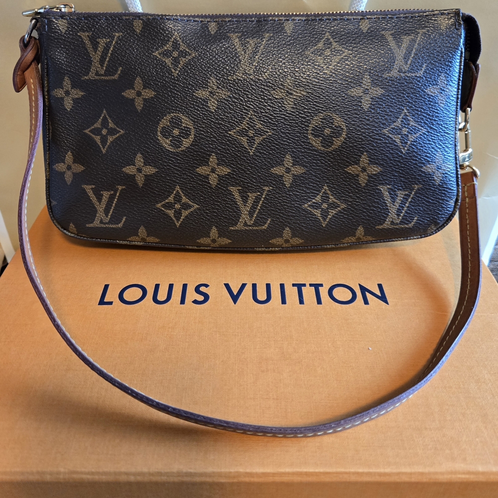 Authentic Louis Vuitton Pochette Monogram Brown Shoulder Bag